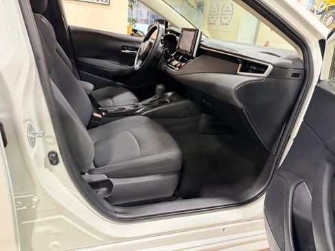 Used 2021 Toyota Corolla LE w/ Carpet Mat Package (TMS) image 37