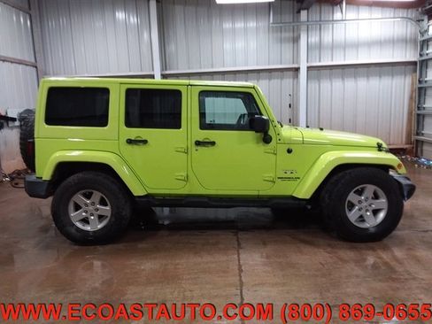 Used 2016 Jeep Wrangler Unlimited Sahara w/ Connectivity Group image 6