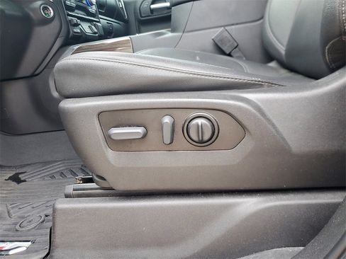 Used 2021 Chevrolet Silverado 1500 LT Trail Boss w/ LT Trail Boss Premium Package image 16