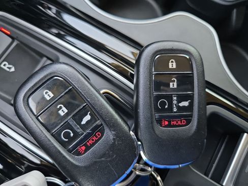 Used 2023 Honda Pilot Touring image 35