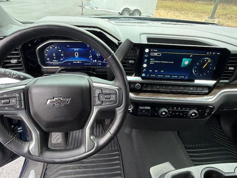 Certified 2022 Chevrolet Silverado 1500 RST image 9