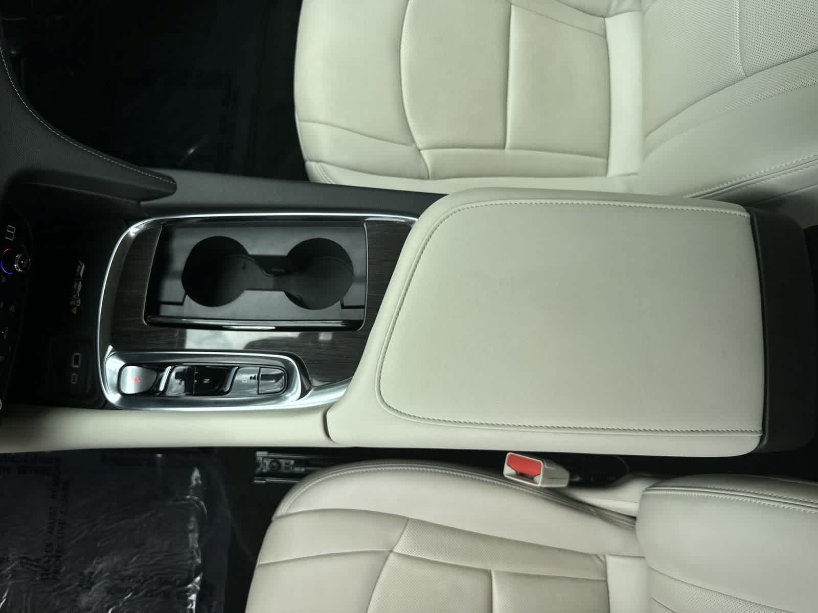 Used 2024 Buick Enclave Essence w/ Sport Touring Edition FWD image 19