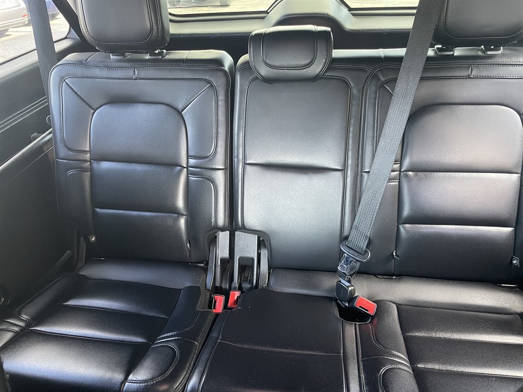 Used 2019 Lincoln Navigator L Select AWD/4WD image 31