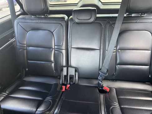 Used 2019 Lincoln Navigator L Select AWD/4WD image 31
