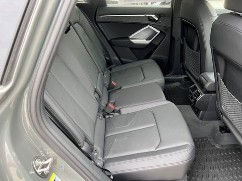 New 2025 Audi Q3 2.0T Premium image 11