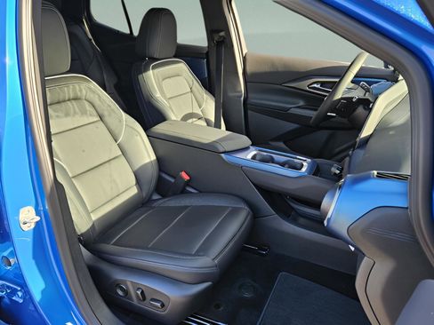 New 2025 Chevrolet Equinox EV LT w/ Convenience Package II image 11