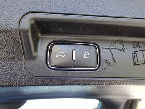 Used 2020 Ford Explorer XLT w/ Comfort Package AWD/4WD image 10
