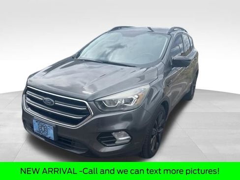 Used 2019 Ford Escape SE image 1