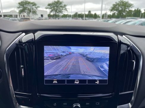 Used 2023 Chevrolet Traverse LT AWD/4WD image 16