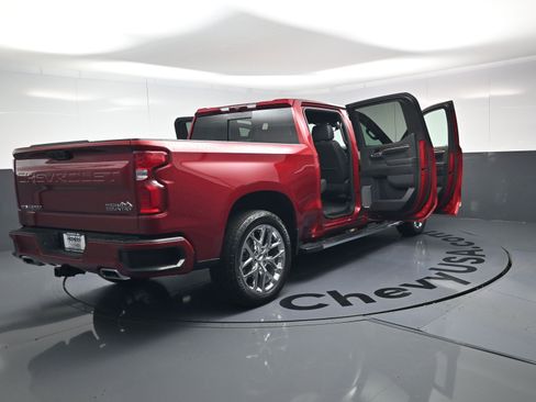 Used 2024 Chevrolet Silverado 1500 High Country w/ High Country Premium Package image 28