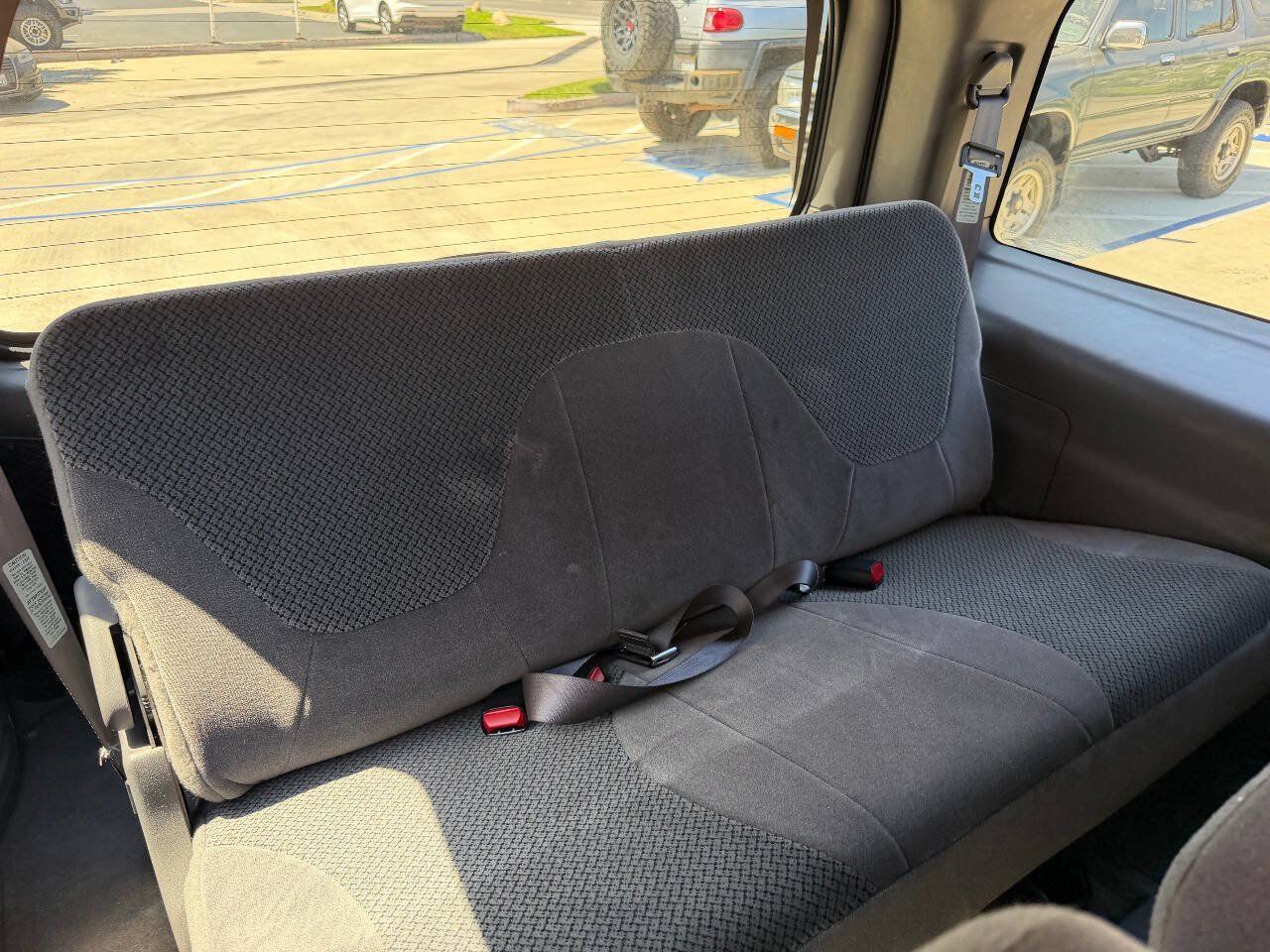 Used 2002 Ford Expedition XLT RWD image 17