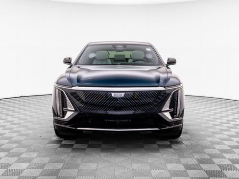 New 2026 Cadillac Lyriq Luxury w/ LPO, Floor Liner Package AWD/4WD image 7