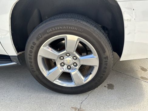 Used 2018 Chevrolet Suburban Premier RWD image 40