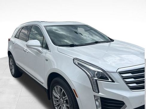 Used 2017 Cadillac XT5 Luxury w/ Driver Awareness Package image 9