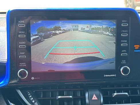 Used 2020 Toyota C-HR XLE FWD image 23