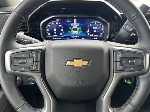 Used 2025 Chevrolet Silverado 1500 LT image 25