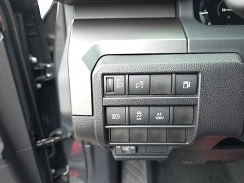 New 2025 Toyota Tacoma TRD Off-Road image 15