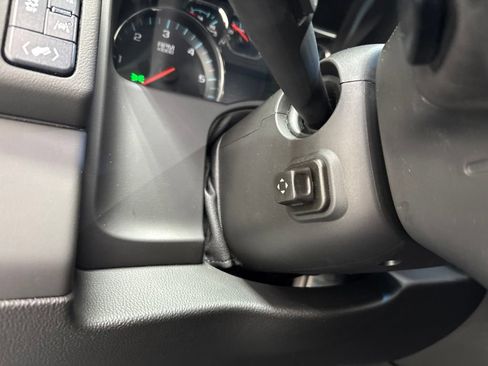 Used 2018 GMC Yukon XL SLT AWD/4WD image 35