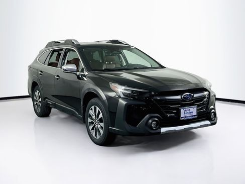 Used 2023 Subaru Outback Touring AWD/4WD image 3