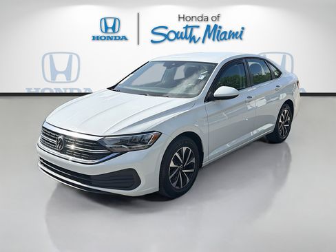 Used 2024 Volkswagen Jetta S image 3