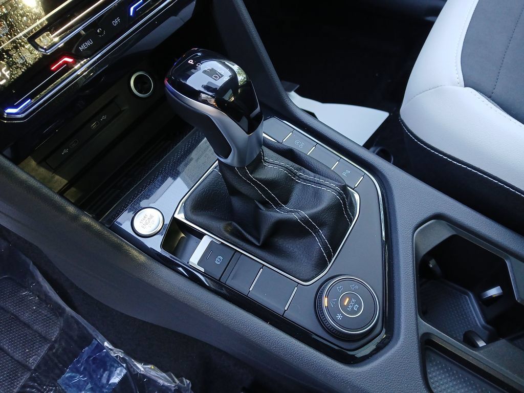 New 2026 Volkswagen Taos SE AWD/4WD image 23
