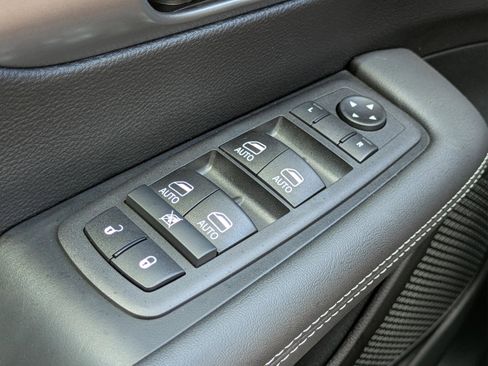 New 2026 Chrysler Voyager LX image 34