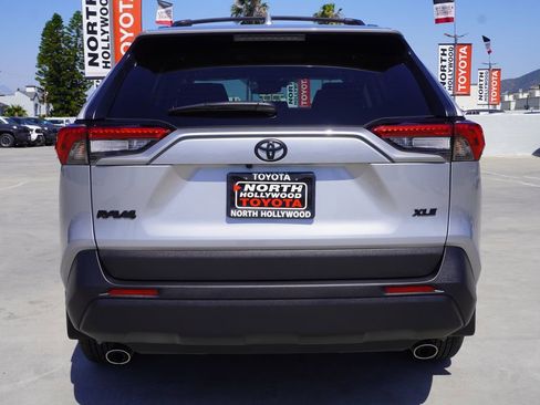 Certified 2023 Toyota RAV4 XLE w/ Convenience Package FWD image 6
