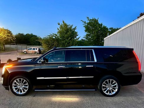Used 2018 Cadillac Escalade ESV Premium Luxury AWD/4WD image 58