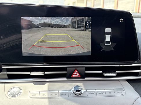 Used 2021 Hyundai Elantra Limited FWD image 20