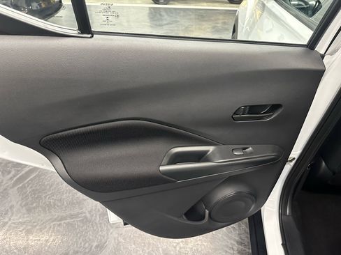 Used 2022 Nissan Kicks S image 10