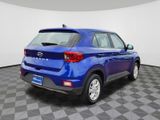 Certified 2022 Hyundai Venue SE image 4