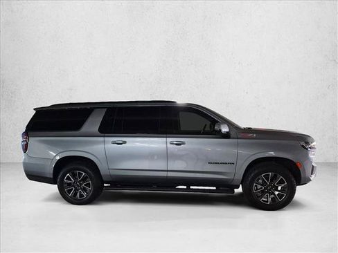 Used 2024 Chevrolet Suburban Z71 w/ Luxury Package AWD/4WD image 4