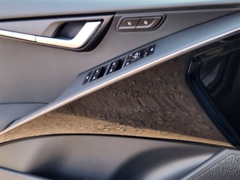 New 2026 Kia Niro SX image 7