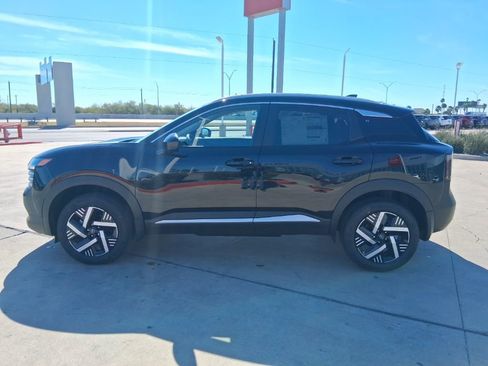 New 2026 Nissan Kicks SV image 3