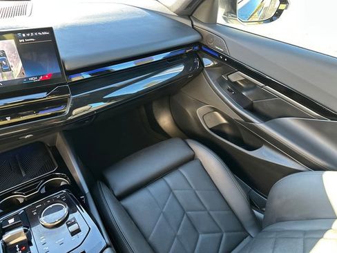 Used 2025 BMW 530i xDrive image 19