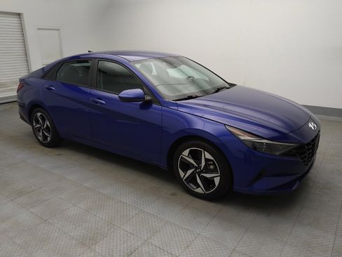 Used 2023 Hyundai Elantra SEL w/ Convenience Package image 11