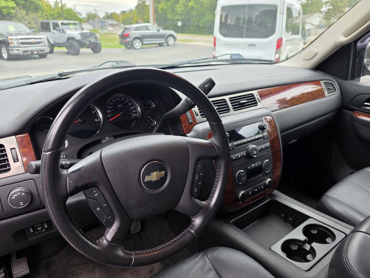 Used 2010 Chevrolet Avalanche LS w/ Interior Plus Package AWD/4WD image 10