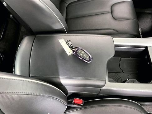 Used 2025 Hyundai Palisade SEL FWD image 34