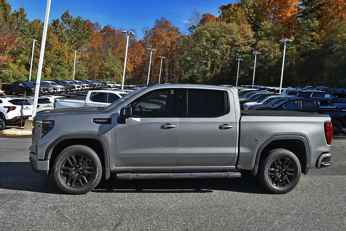 Used 2025 GMC Sierra 1500 Elevation w/ Elevation Premium Package AWD/4WD image 4