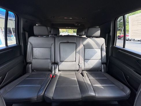 Used 2025 Chevrolet Suburban Z71 AWD/4WD image 14