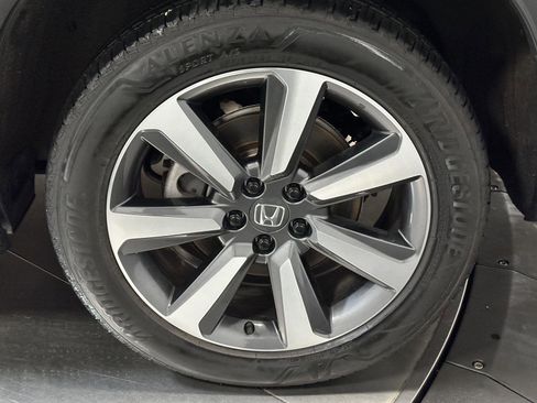 Certified 2024 Honda Pilot Touring image 19