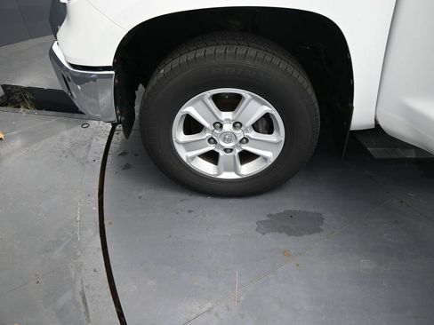 Used 2016 Toyota Tundra SR5 w/ SR5 Upgrade Package image 16