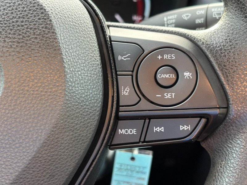 Used 2025 Toyota RAV4 LE FWD image 18
