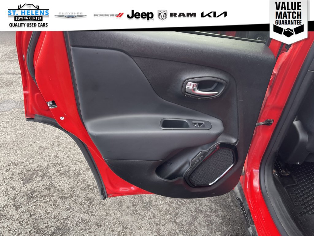 Used 2018 Jeep Renegade Altitude AWD/4WD image 16