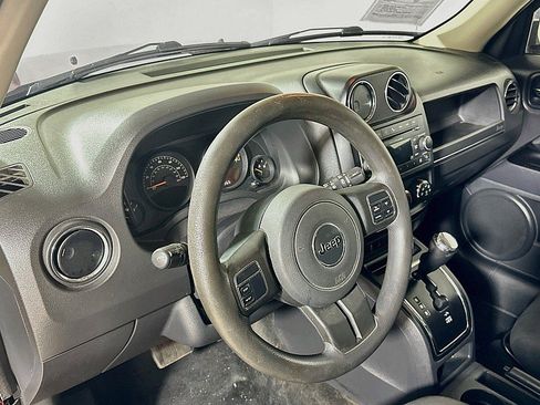 Used 2014 Jeep Patriot Sport w/ Power Value Group FWD image 9