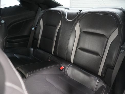 Used 2020 Chevrolet Camaro SS RWD image 13