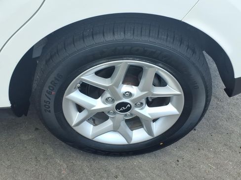 Used 2023 Kia Soul LX w/ LX Technology Package FWD image 6