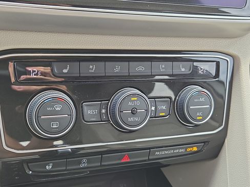 Used 2019 Volkswagen Atlas SEL Premium AWD/4WD image 28