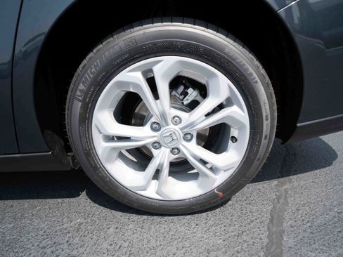 New 2025 Honda Accord LX image 28