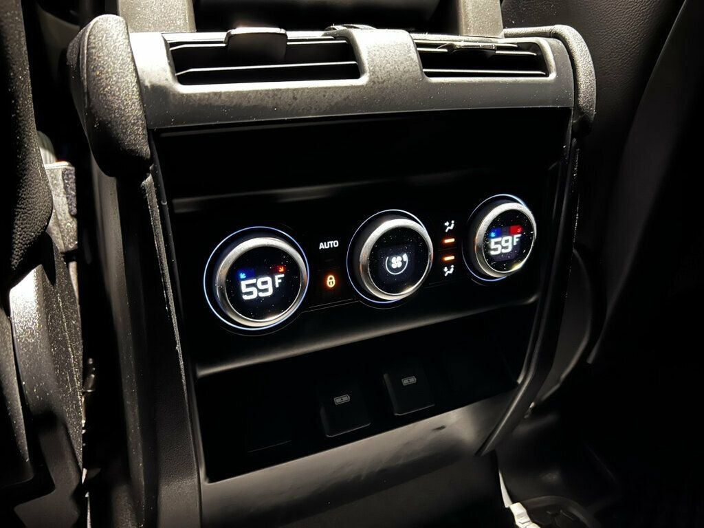 Used 2023 Land Rover Defender 130 SE AWD/4WD image 17